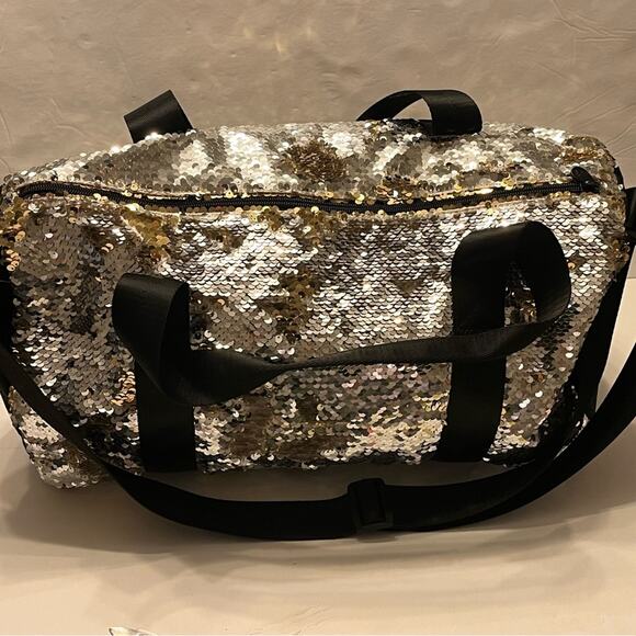 Justice Flip Gold Sequins Sports Basketball Hoops Duffle Bag 17" - Picture 3 of 5